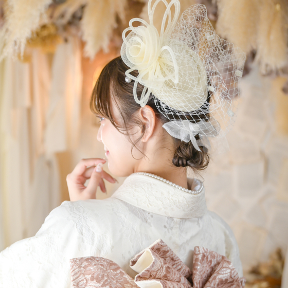 ヘアセット後の女性の後ろ姿