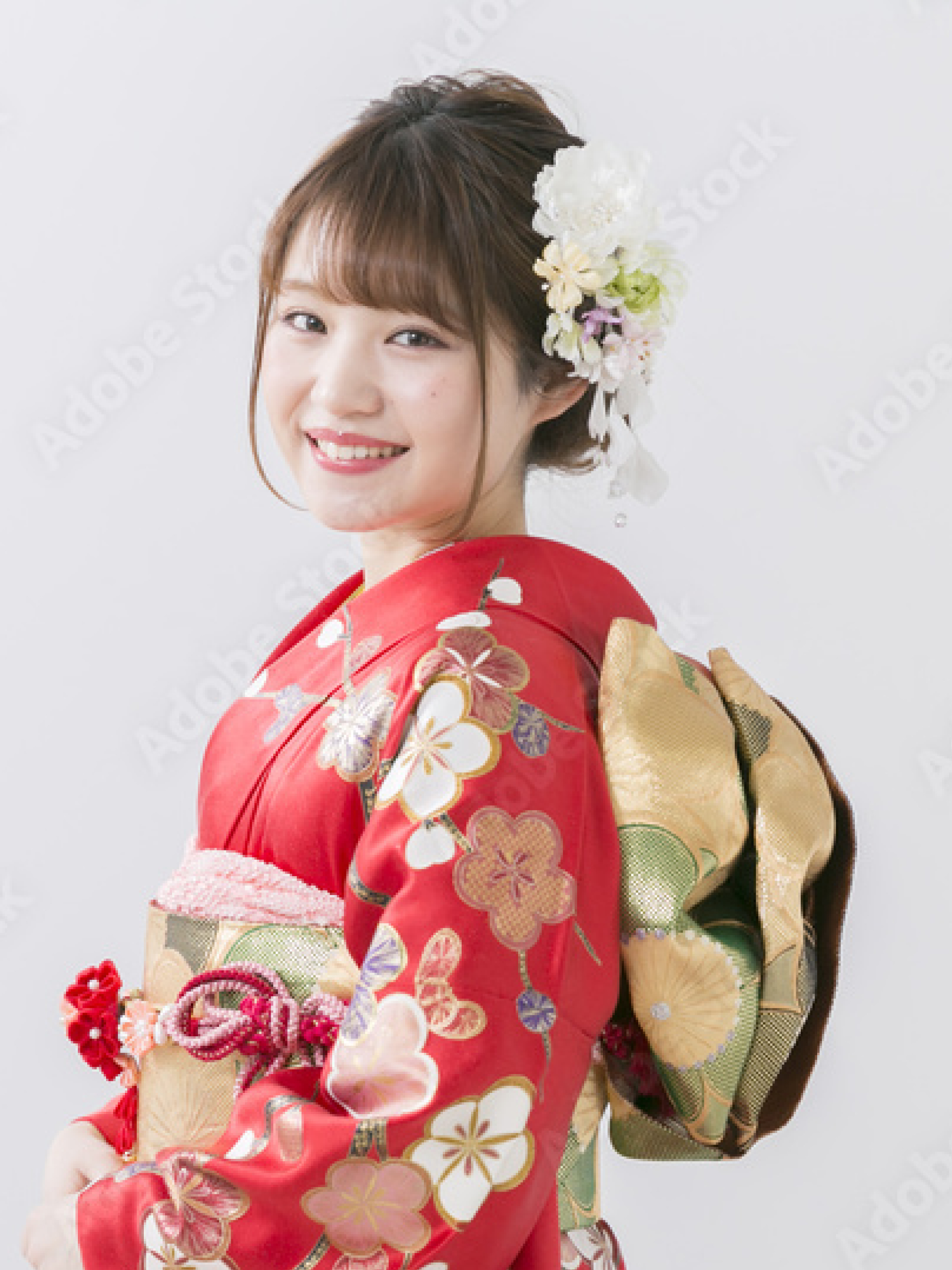 赤色の振袖の女性