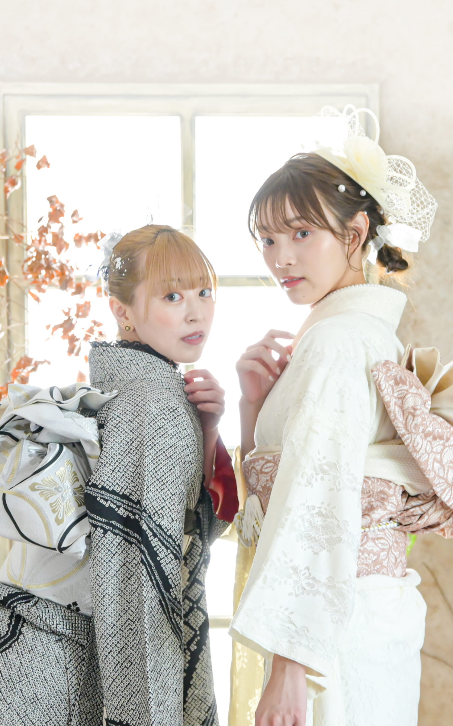 振袖を着た女性二人